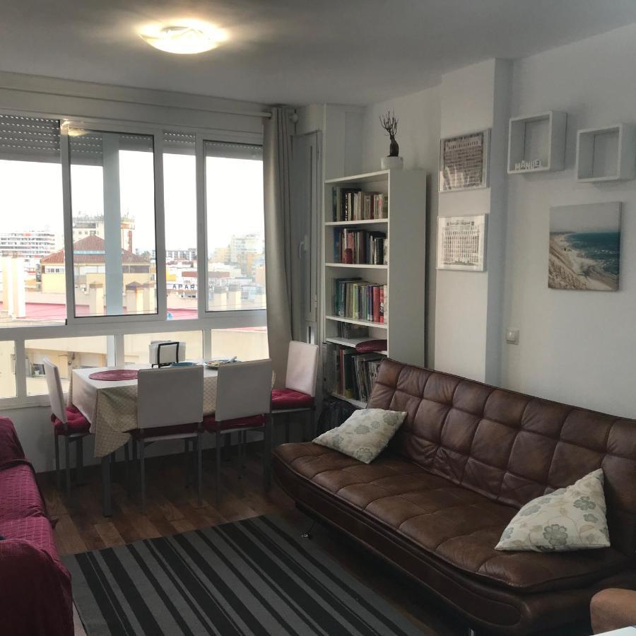 Apartamento Estudio Loft En El Centro Para 3 O 4 Personas Cama Doble Y Sofa Cama Check In A Partir De Las 15 Y 30 Min Pm Y Check Out Hasta Las 11 Y 30 Pm Con Wifi Normalmente No Se Puede Adelantar El Check In Torremolinos Ngoại thất bức ảnh